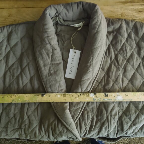 New Lynwood Coat from Neuflora with the tags still on - Picture 3 of 6